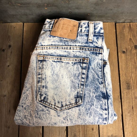 Vintage High Waisted Gap Acid Wash Jeans - Picture 2 of 4